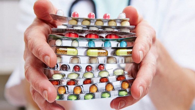 Российские лекарства планируют закупать на 25% дороже импортных