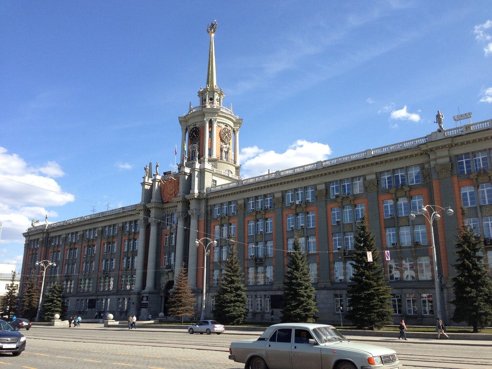 Вход Администрации Екатеринбурга отремонтируют за 5,3 млн руб.