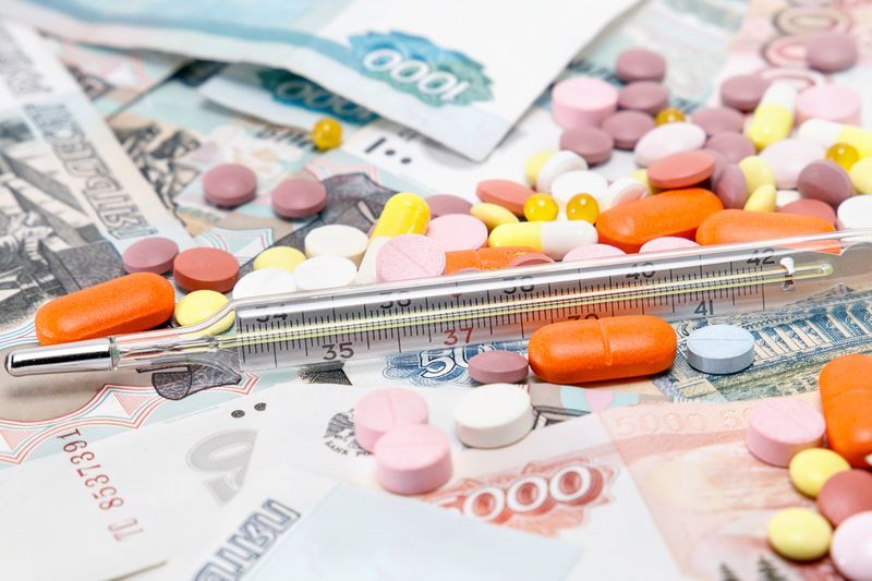 ФАС: закупать лекарства совместно с другими товарами, работами или услугами нельзя