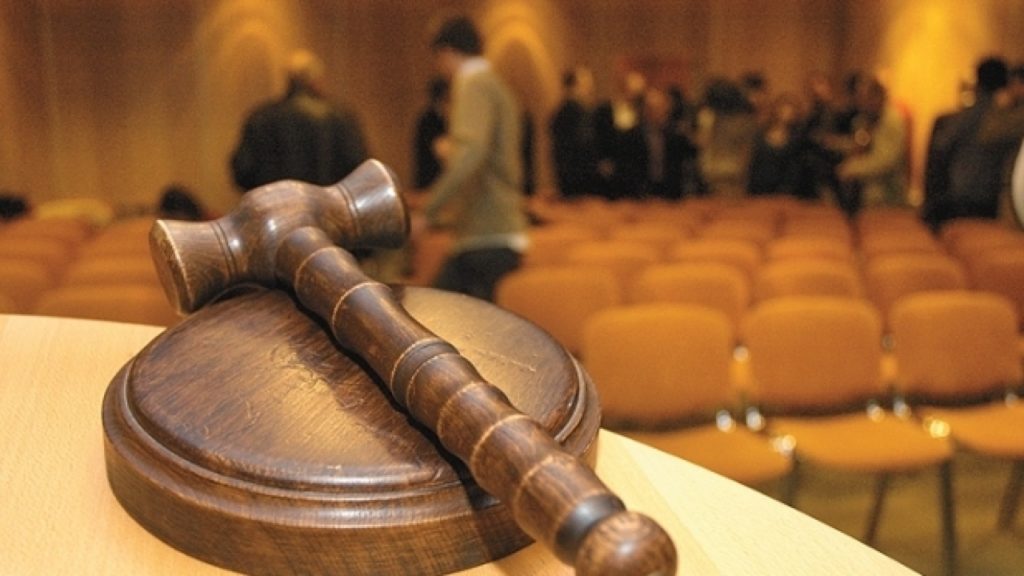В Якутске пресекли незаконный аукцион