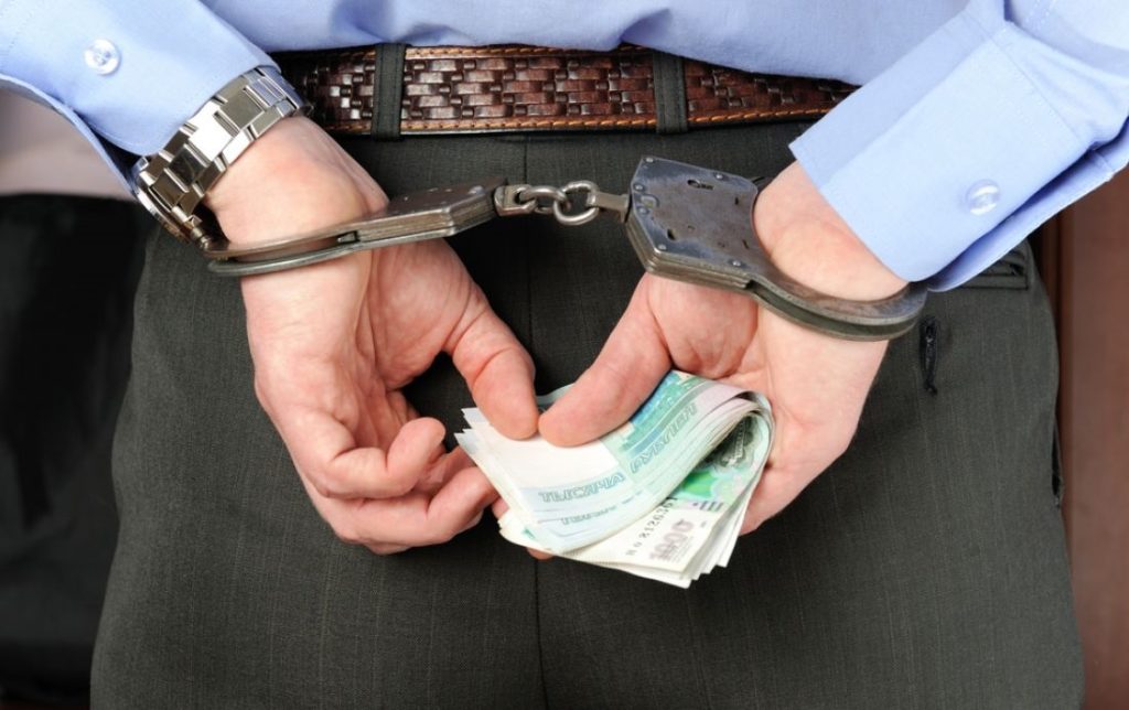 Иркутской области будут судить замгендиректора дорожной службы за мошенничество