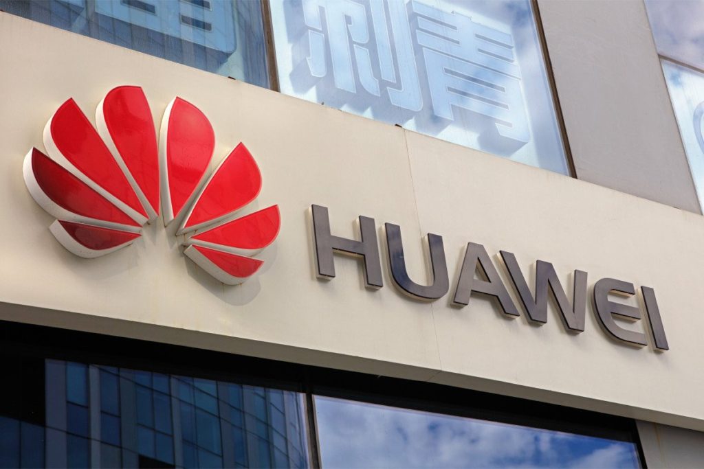 США внесли Huawei в “черный список”