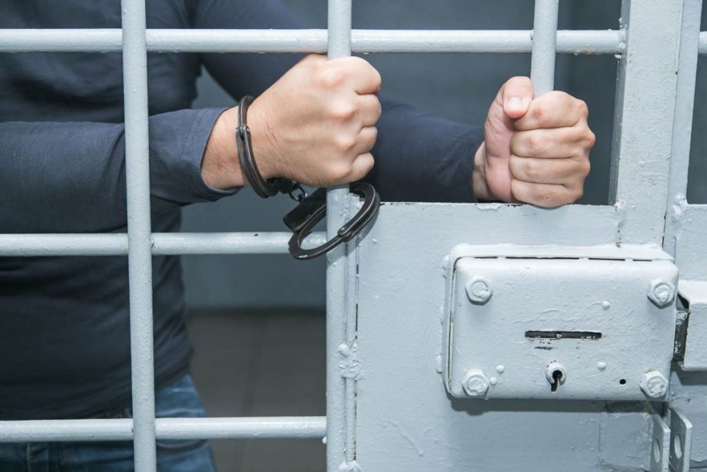 Экс-министра здравоохранения Забайкалья приговорили к 12 годам колонии за получение взяток при закупках
