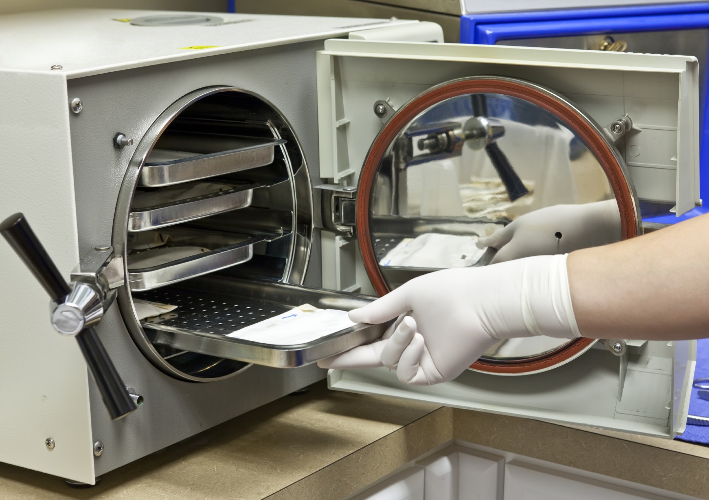 стерилизация лабораторной посуды осуществляется в сухожаровом шкафу при