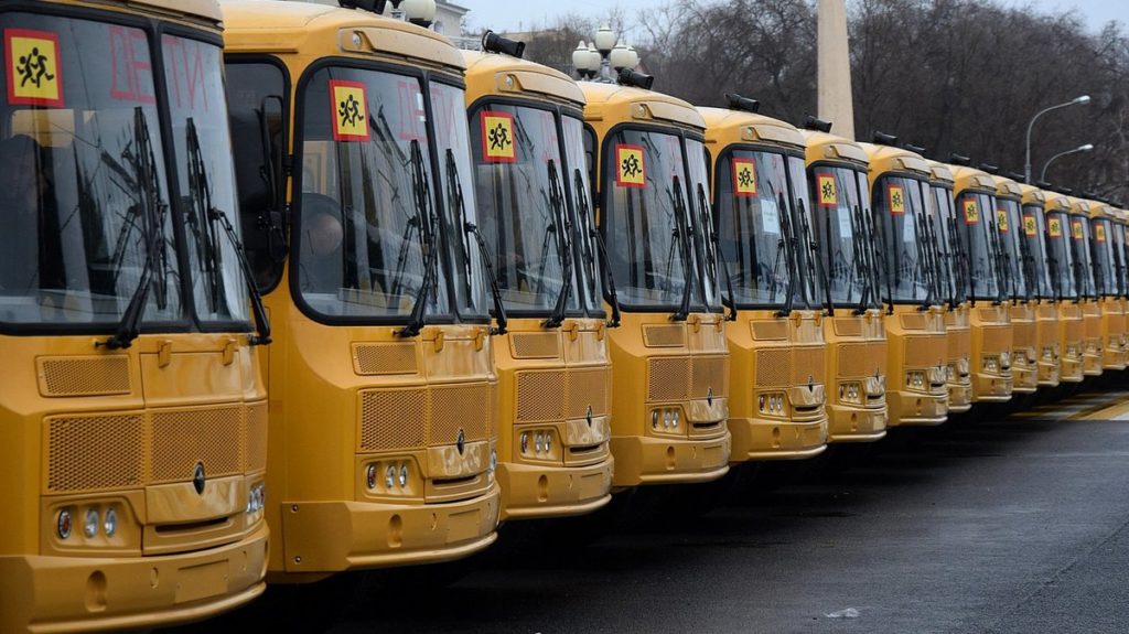 Счетная палата проверит госзакупки школьных автобусов и машин “скорой помощи”