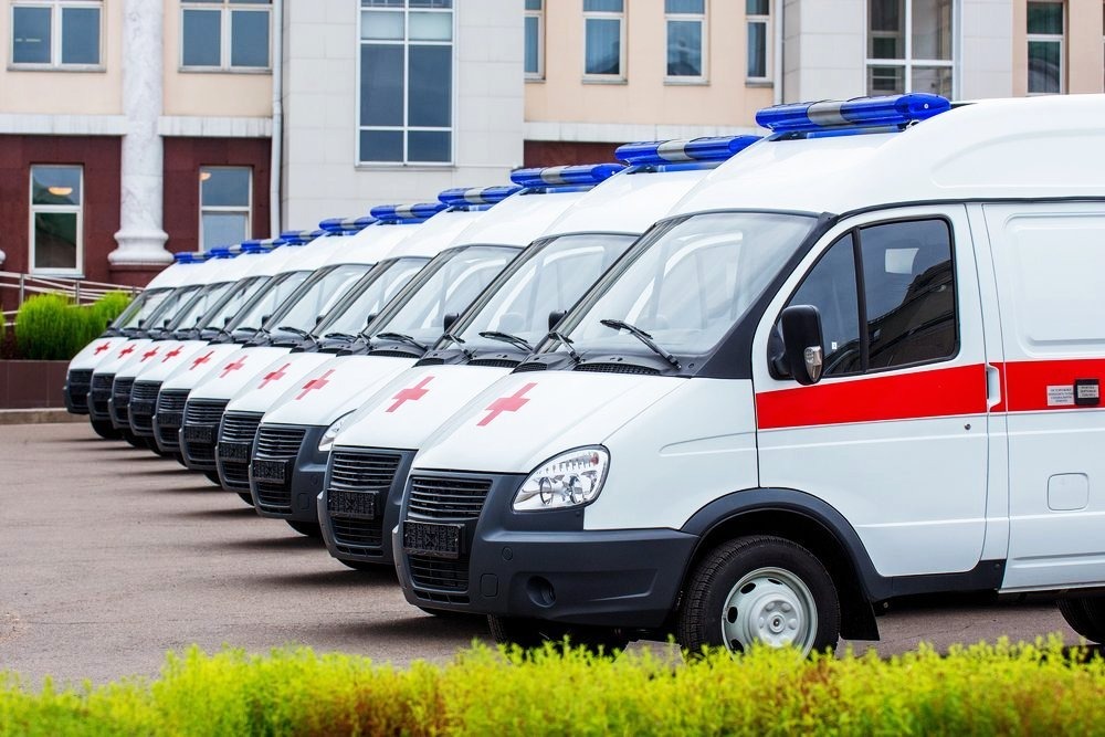 В России обновят машины скорой помощи и школьные автобусы в рамках нацпроектов