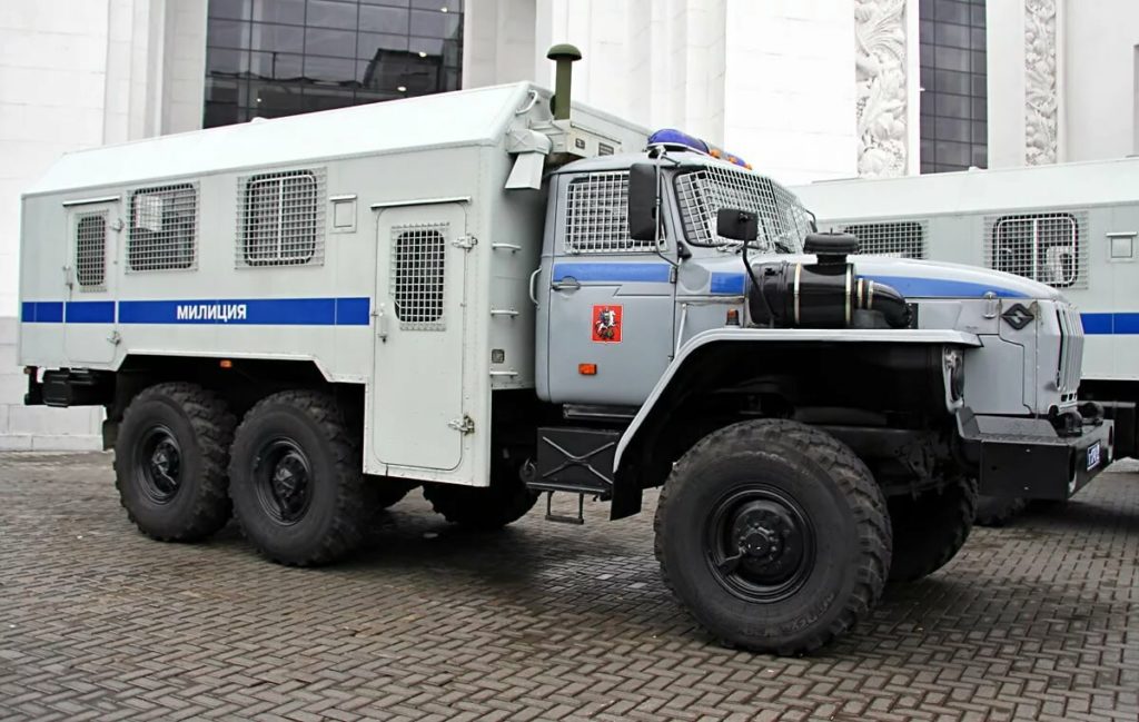 Силовым структурам поручено до конца августа заключить госконтракты на закупку автомобильной техники