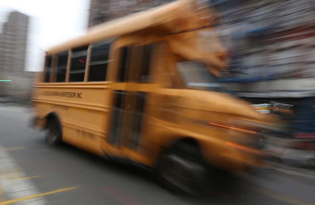 Госконтракты на «скорые» и школьные автобусы будут авансироваться в 100% размере от стоимости